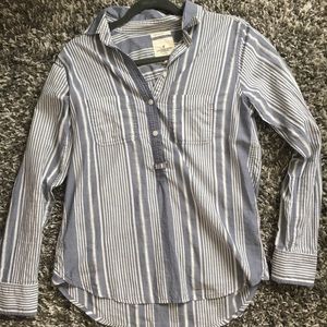 ⚡️American Eagle 1/4th button down